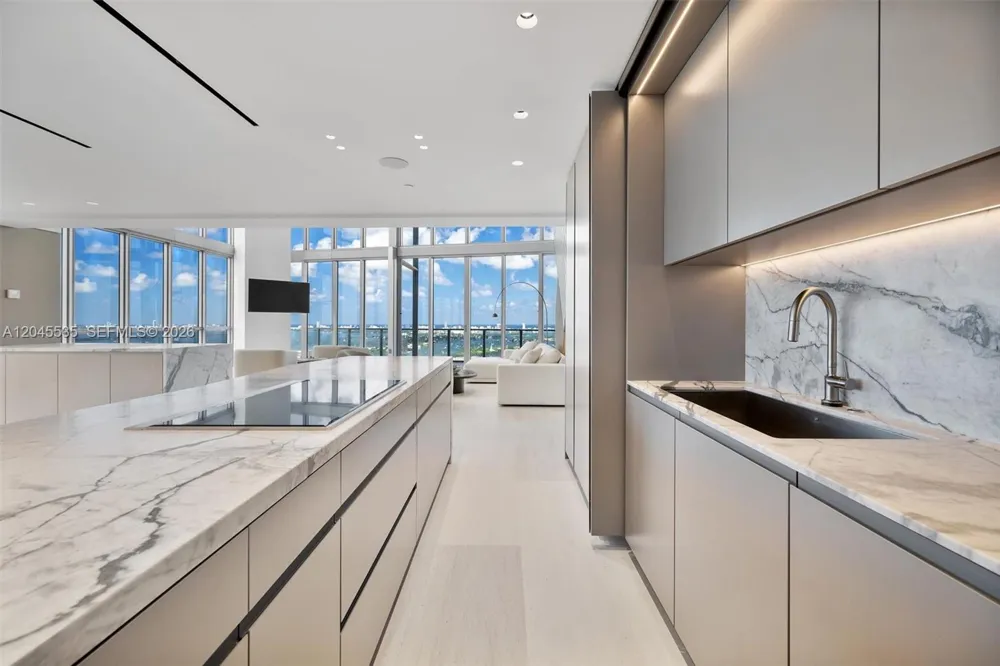 1100 Biscayne Blvd #3906 Miami, FL 33132