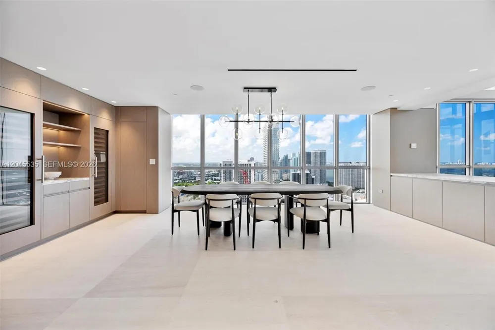 1100 Biscayne Blvd #3906 Miami, FL 33132