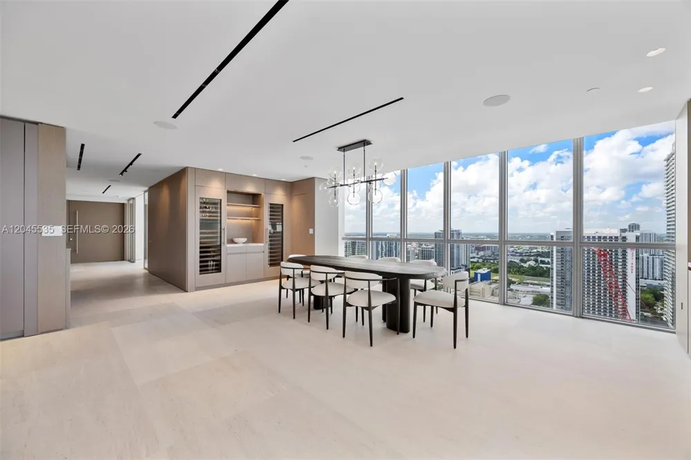 1100 Biscayne Blvd #3906 Miami, FL 33132