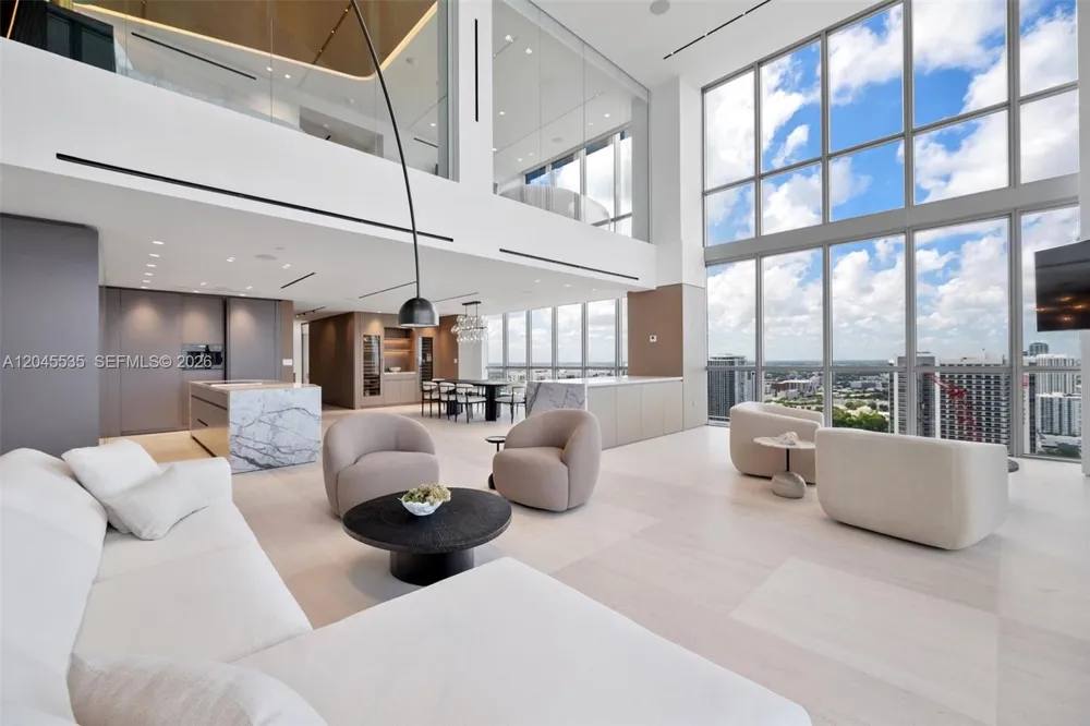 1100 Biscayne Blvd #3906 Miami, FL 33132