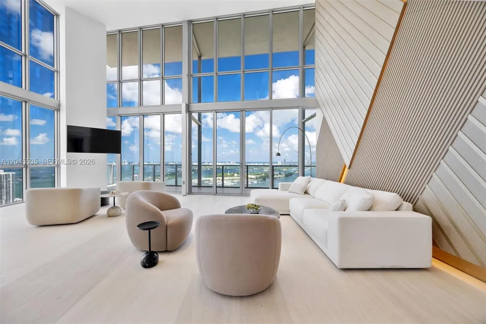1100 Biscayne Blvd #3906 Miami, FL 33132
