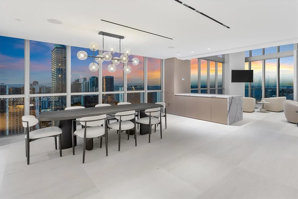 1100 Biscayne Blvd #3906 Miami, FL 33132