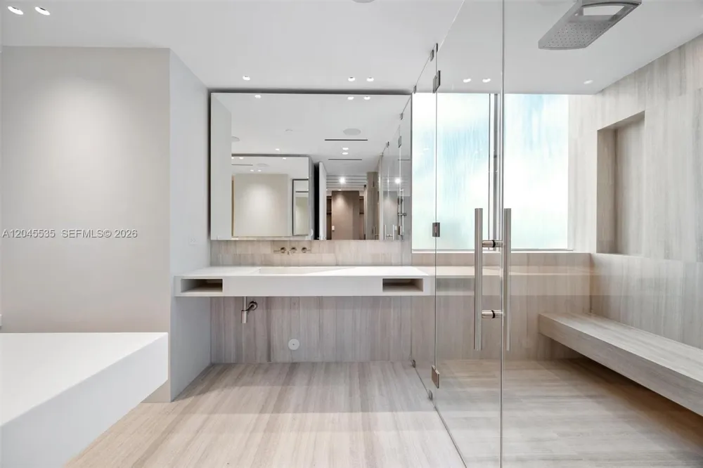 1100 Biscayne Blvd #3906 Miami, FL 33132