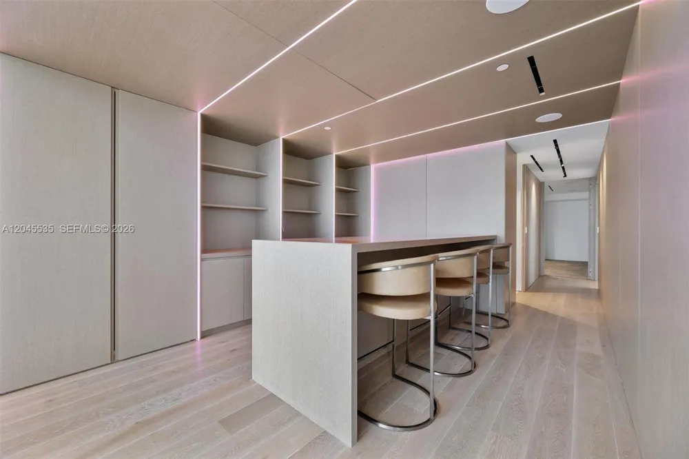 1100 Biscayne Blvd #3906 Miami, FL 33132