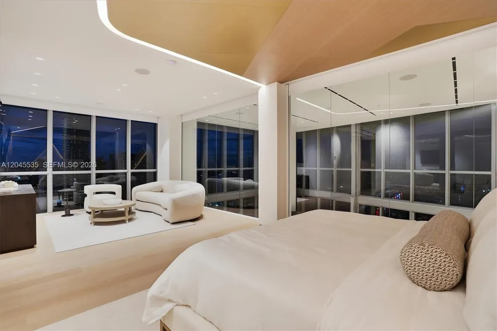 1100 Biscayne Blvd #3906 Miami, FL 33132