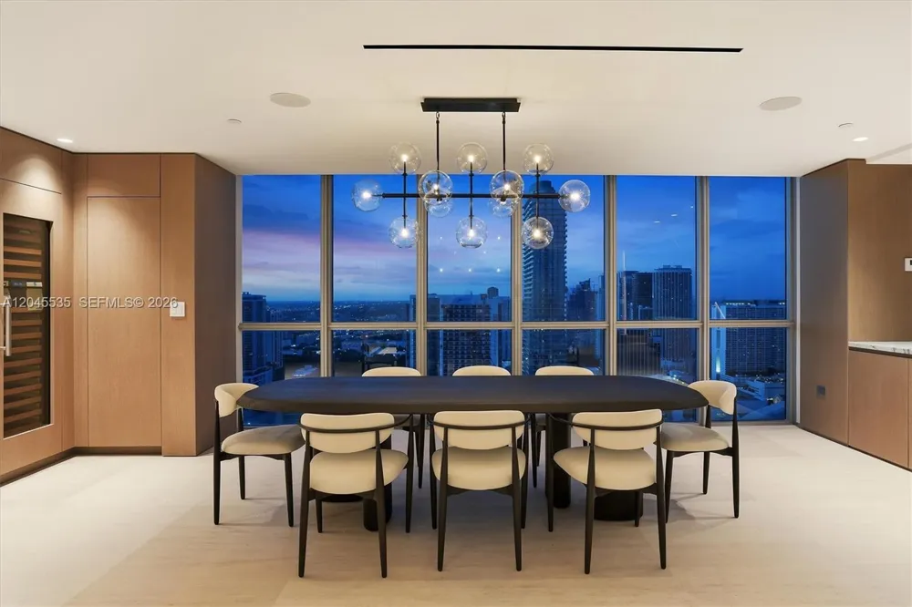 1100 Biscayne Blvd #3906 Miami, FL 33132