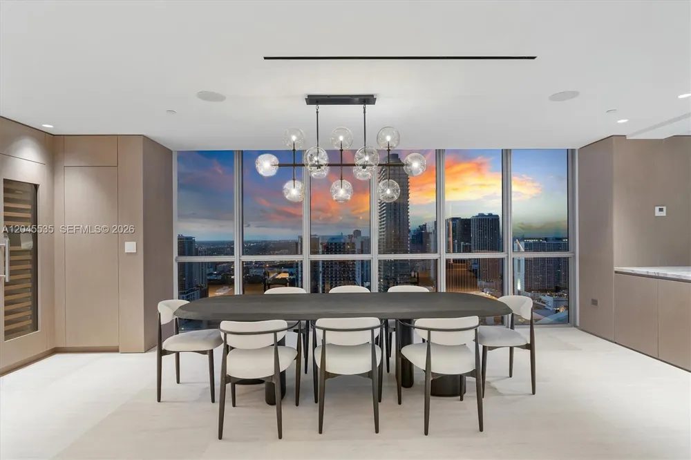 1100 Biscayne Blvd #3906 Miami, FL 33132