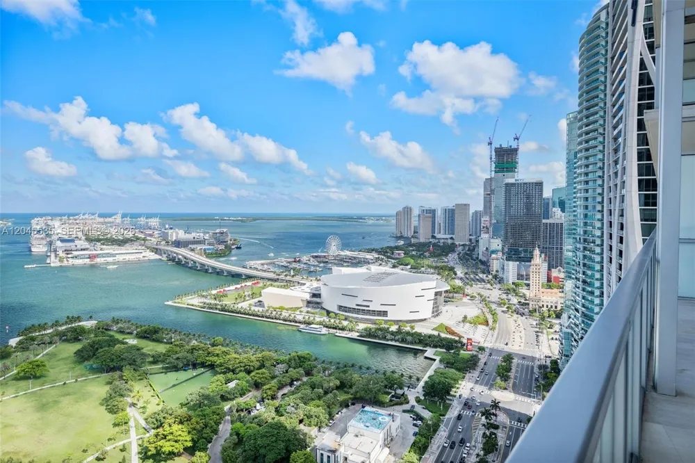 1100 Biscayne Blvd #3906 Miami, FL 33132