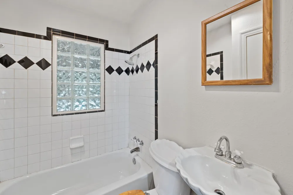 3704 Cherrywood Road Austin, TX 78722