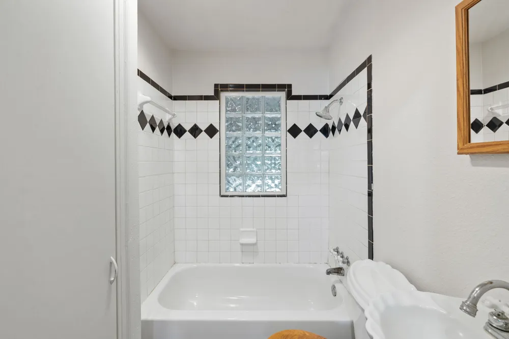 3704 Cherrywood Road Austin, TX 78722