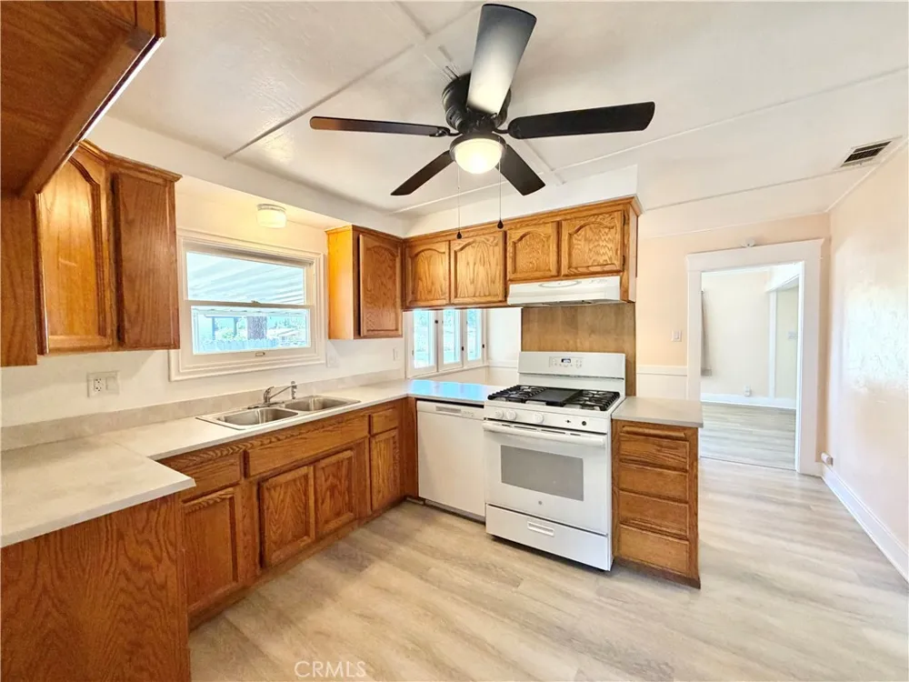 41861 Acacia Avenue Hemet, CA 92544