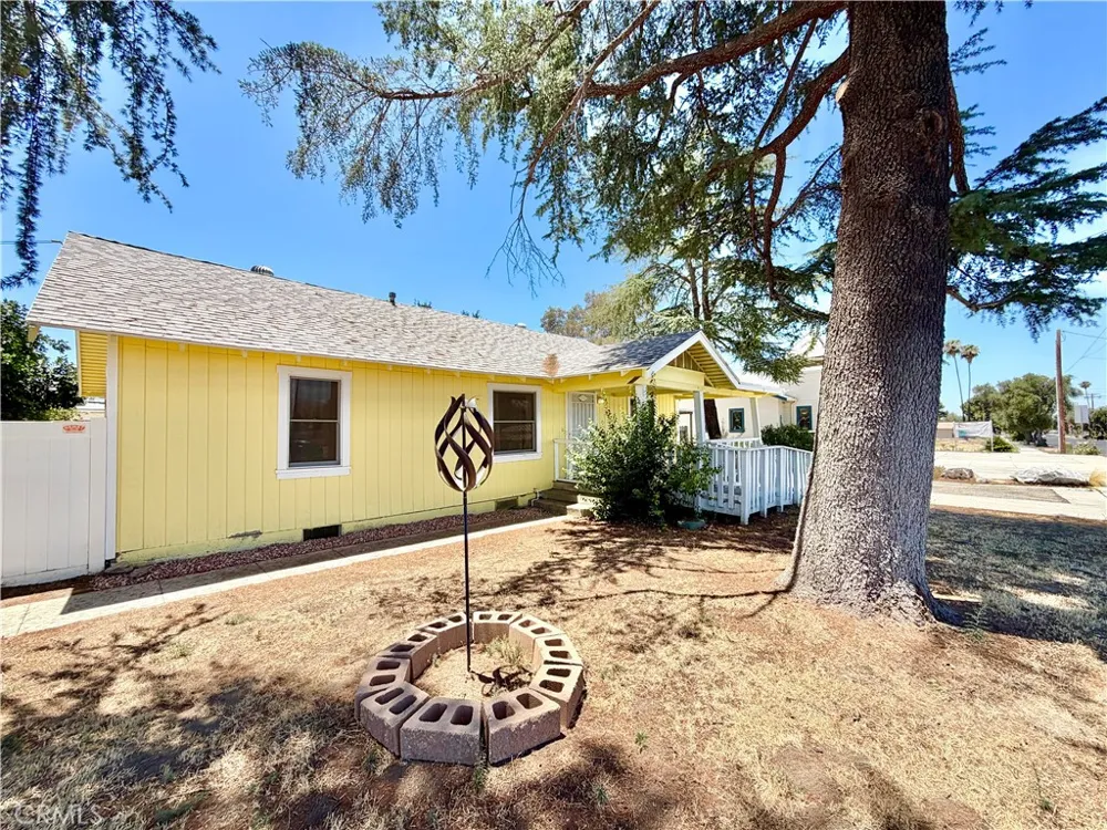 41861 Acacia Avenue Hemet, CA 92544