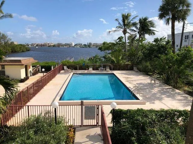 720 Dixie Highway #202 Lantana, FL 33462