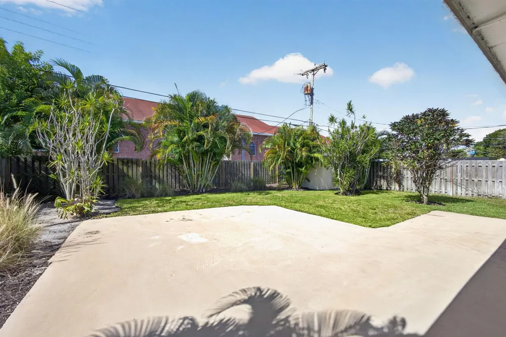 1333 W 31st Street Riviera Beach, FL 33404
