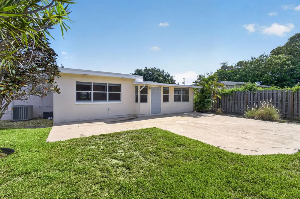 1333 W 31st Street Riviera Beach, FL 33404