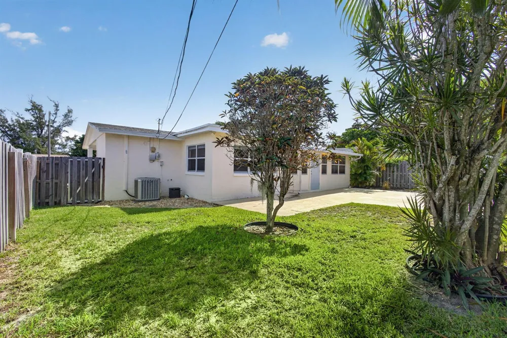 1333 W 31st Street Riviera Beach, FL 33404