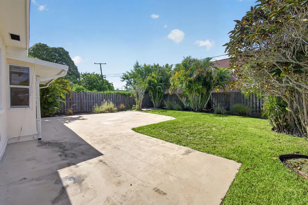 1333 W 31st Street Riviera Beach, FL 33404