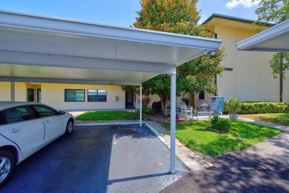 12300 VONN ROAD #4307 Largo, FL 33774