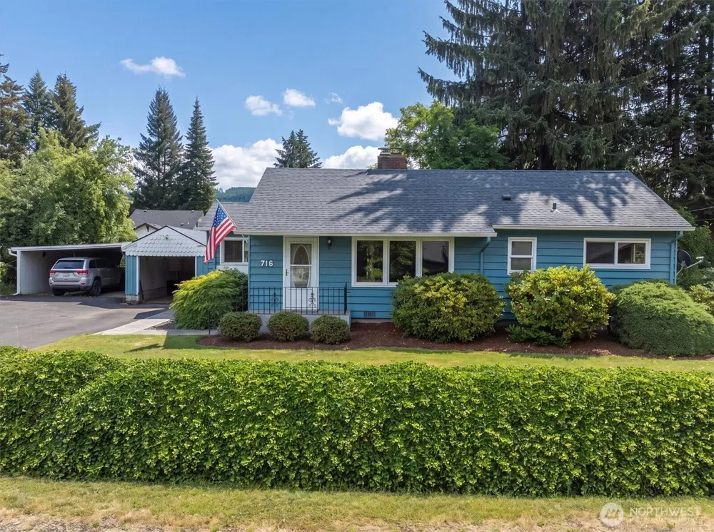 716 Woodard Avenue NE Castle Rock, WA 98611