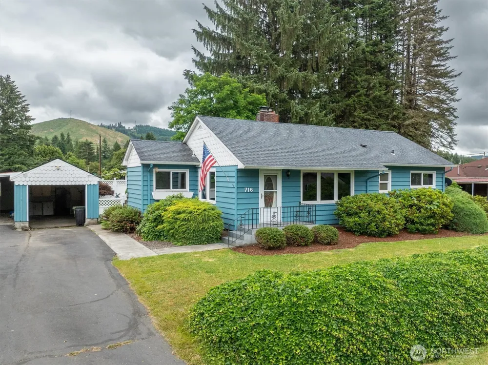 716 Woodard Avenue NE Castle Rock, WA 98611