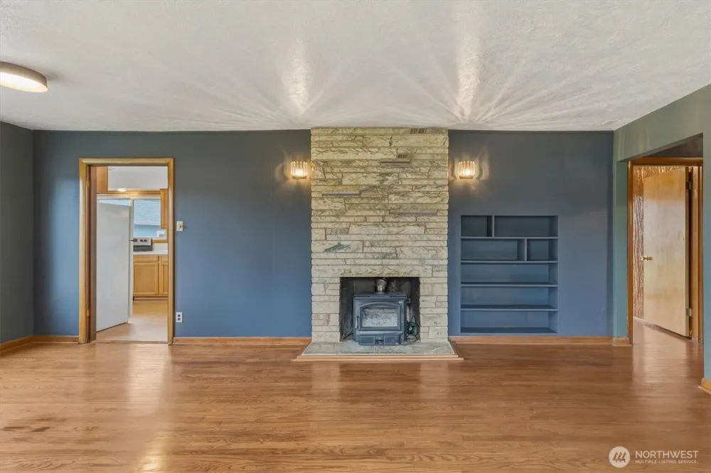 716 Woodard Avenue NE Castle Rock, WA 98611
