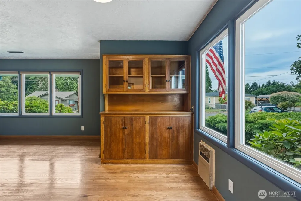 716 Woodard Avenue NE Castle Rock, WA 98611