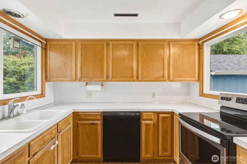 716 Woodard Avenue NE Castle Rock, WA 98611