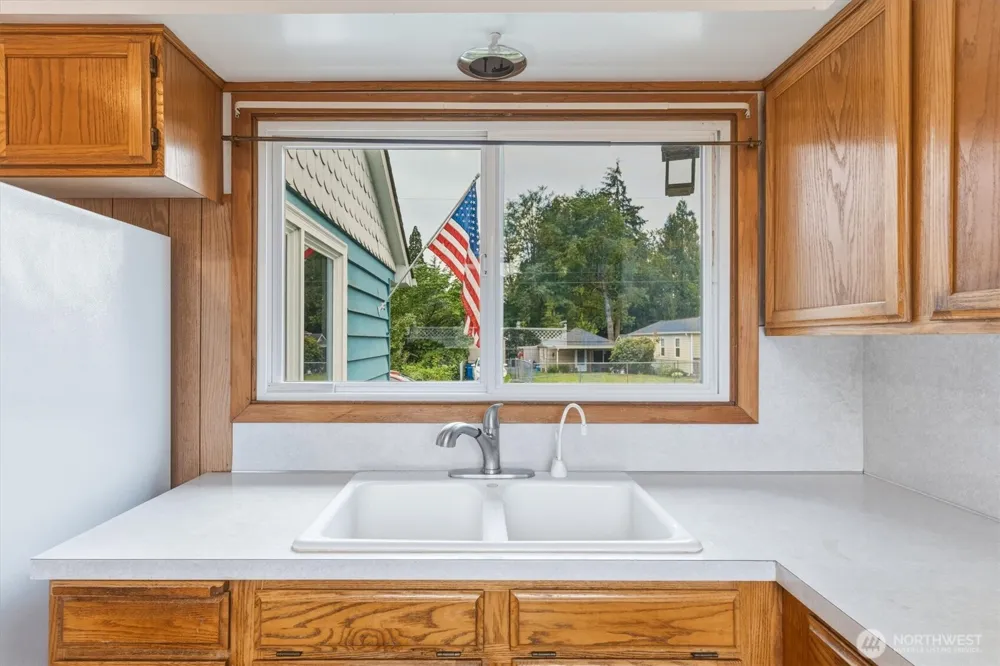 716 Woodard Avenue NE Castle Rock, WA 98611