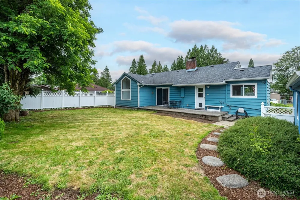 716 Woodard Avenue NE Castle Rock, WA 98611