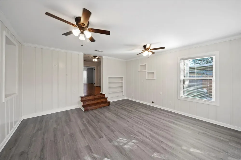 906 Gale Street Houston, TX 77009