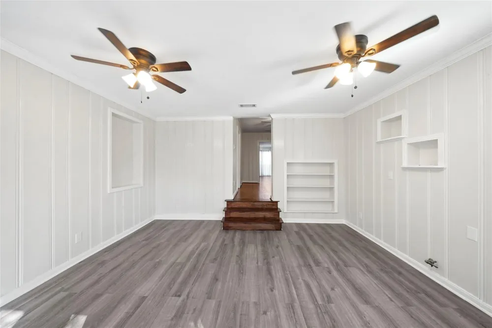 906 Gale Street Houston, TX 77009