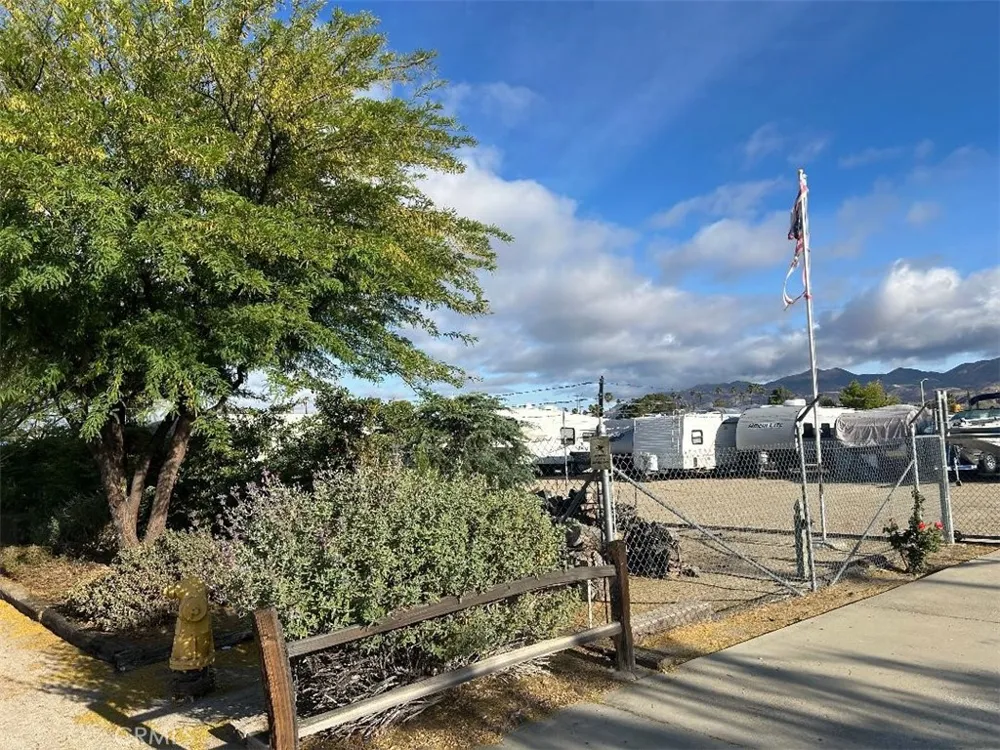 44618 State Highway 74 Hemet, CA 92544