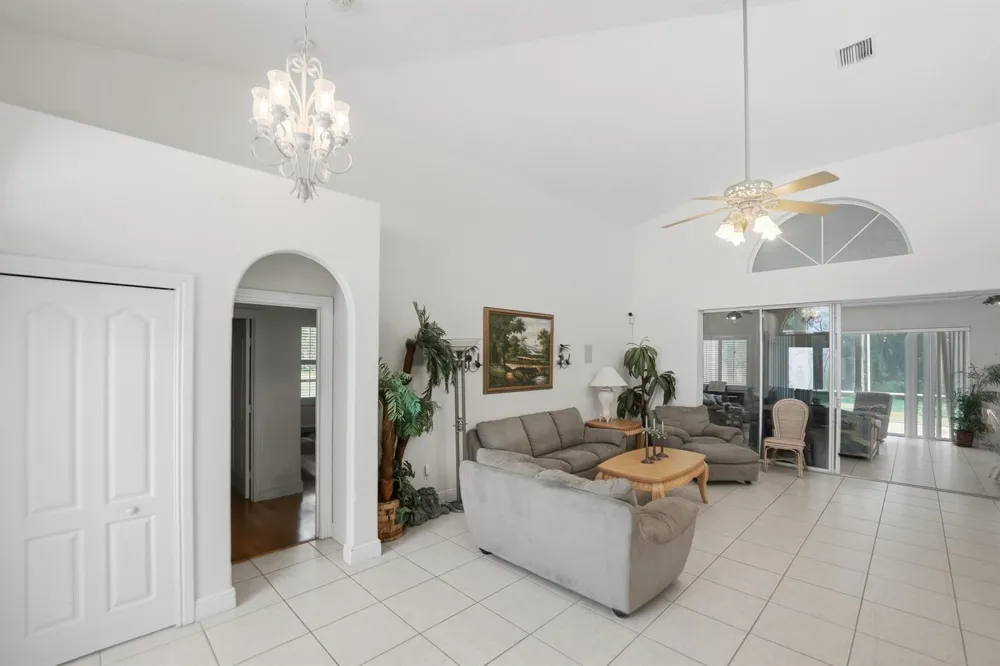 2305 Winding Creek Lane Fort Pierce, FL 34981