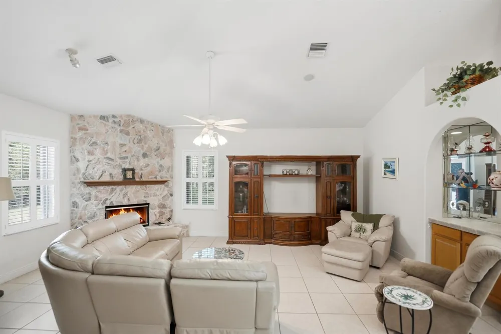 2305 Winding Creek Lane Fort Pierce, FL 34981