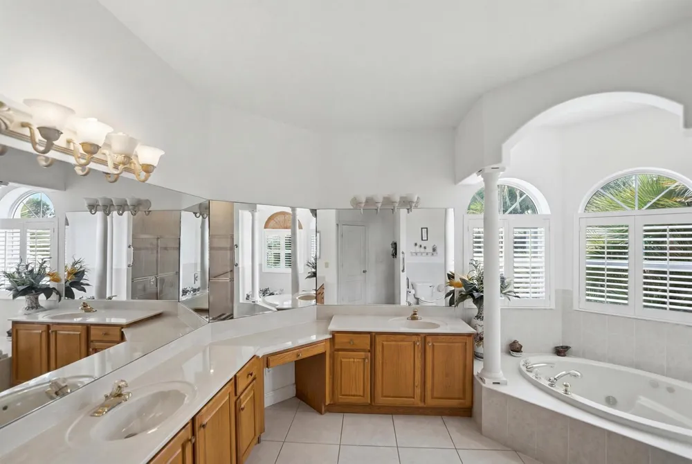 2305 Winding Creek Lane Fort Pierce, FL 34981