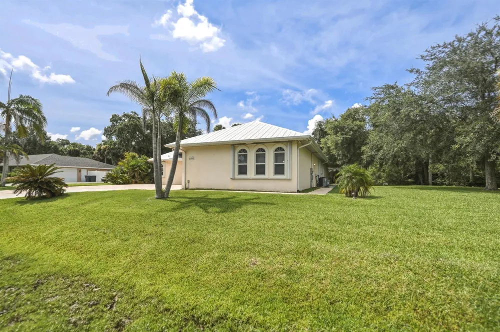 2305 Winding Creek Lane Fort Pierce, FL 34981