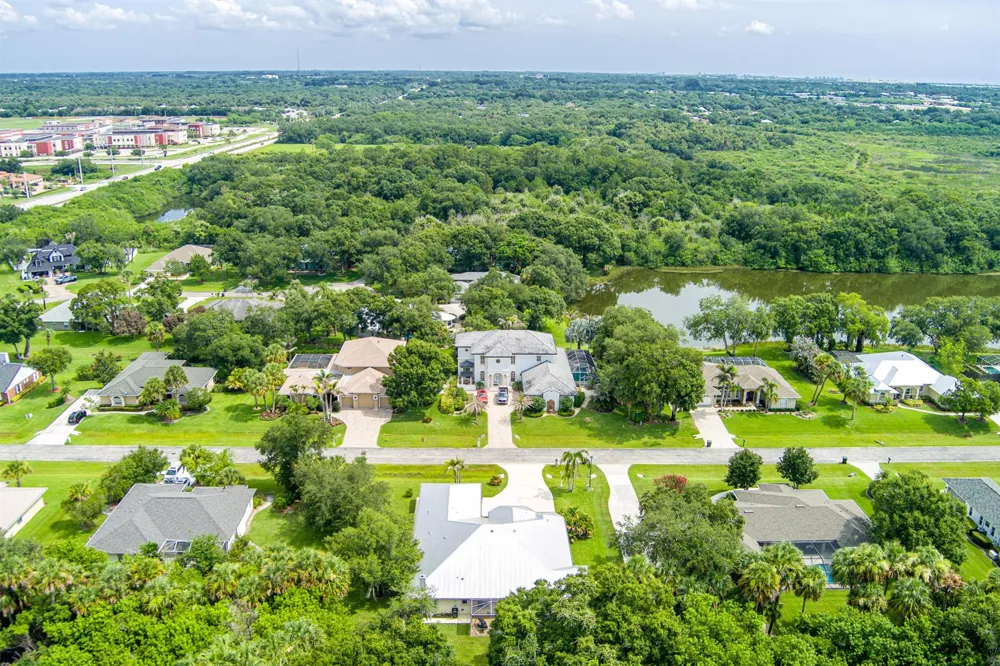 2305 Winding Creek Lane Fort Pierce, FL 34981