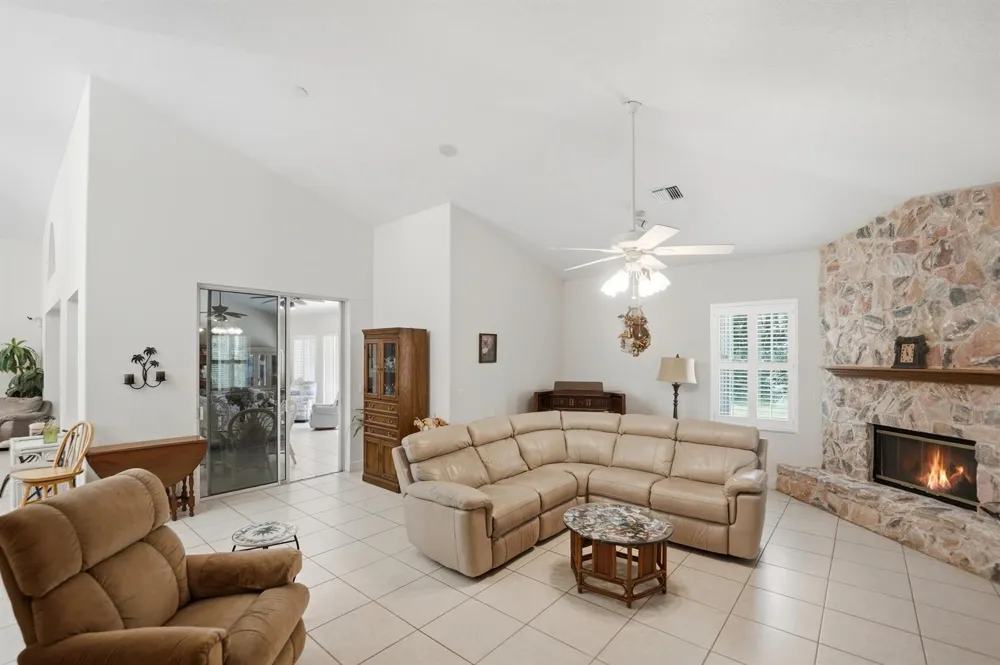 2305 Winding Creek Lane Fort Pierce, FL 34981