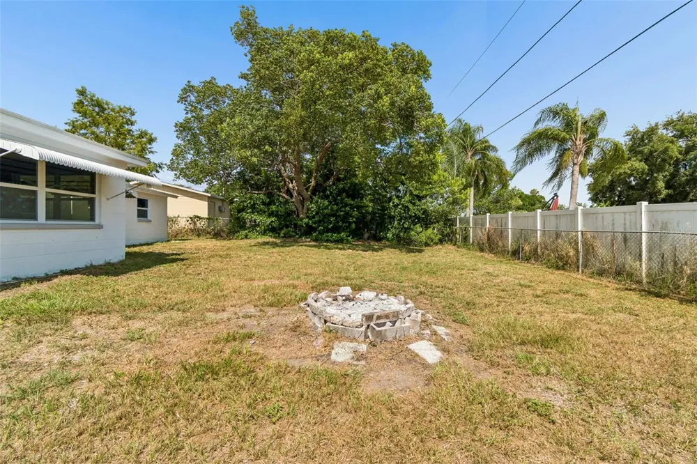 5046 FARLEY DRIVE Holiday, FL 34690