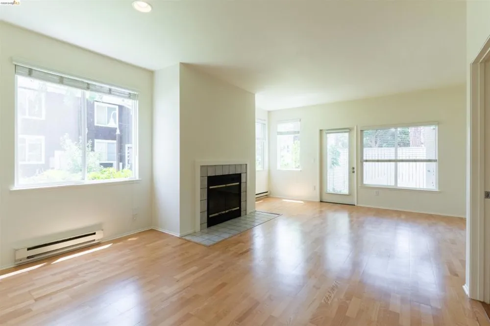 211 Bayside Ct Richmond, CA 94804