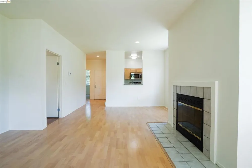 211 Bayside Ct Richmond, CA 94804