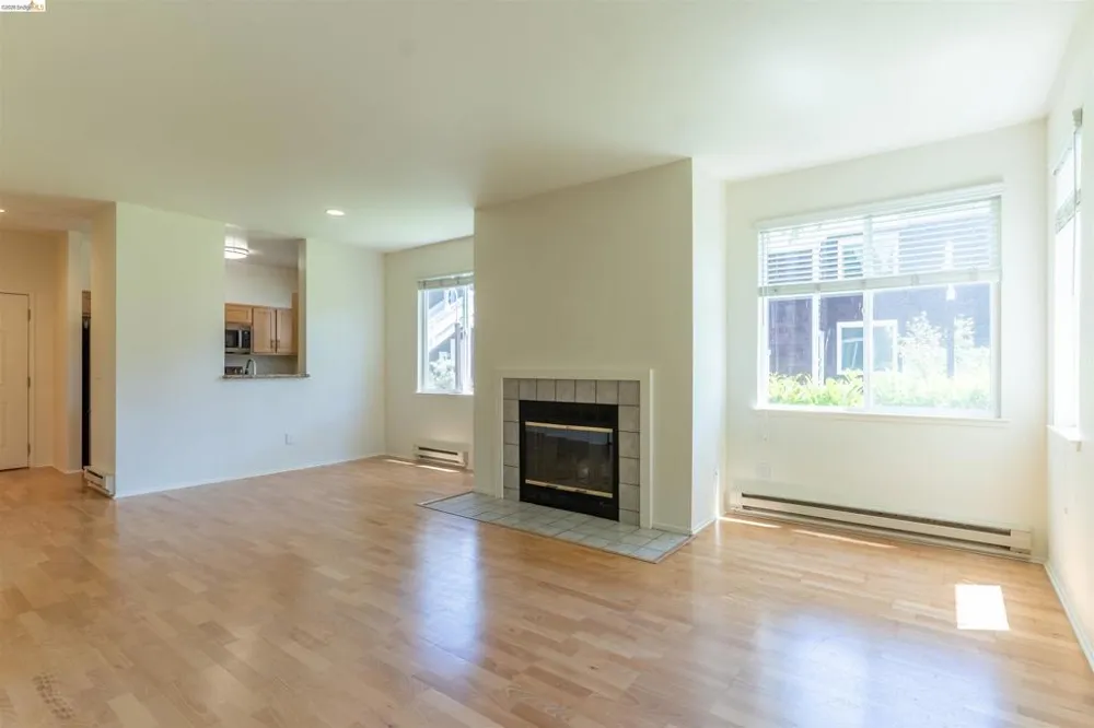 211 Bayside Ct Richmond, CA 94804