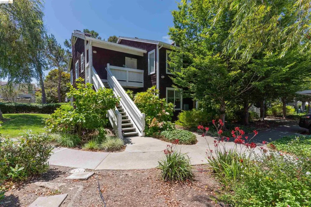 211 Bayside Ct Richmond, CA 94804