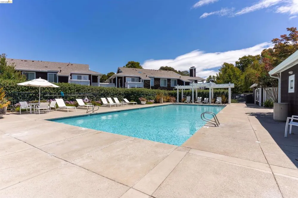211 Bayside Ct Richmond, CA 94804