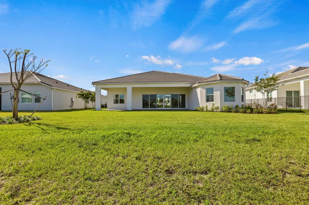 14823 Wildwood Circle Westlake, FL 33470