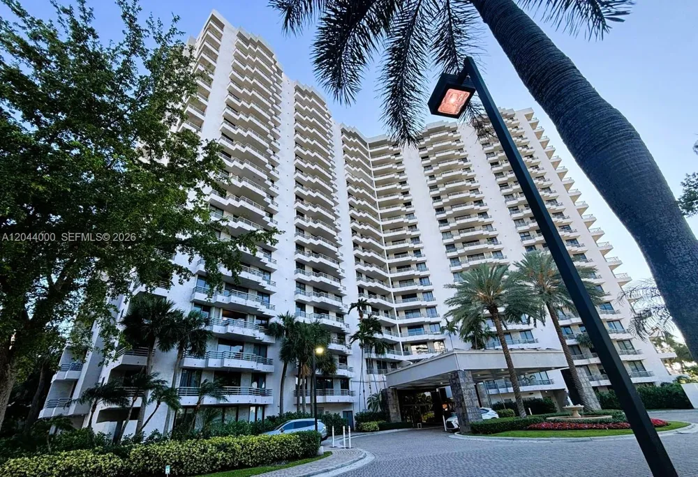 3300 NE 191st St #211 Aventura, FL 33180