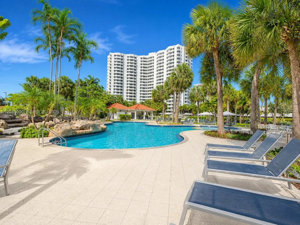 3300 NE 191st St #211 Aventura, FL 33180