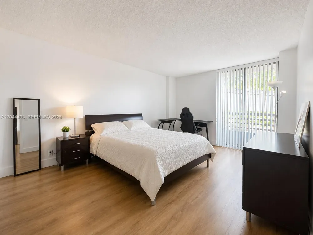 3300 NE 191st St #211 Aventura, FL 33180