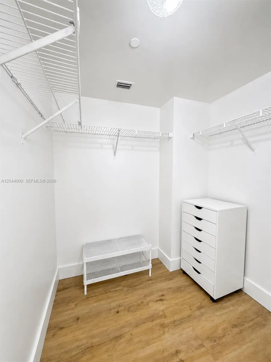 3300 NE 191st St #211 Aventura, FL 33180