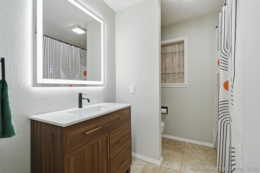 5 Marina Drive Afton, OK 74331